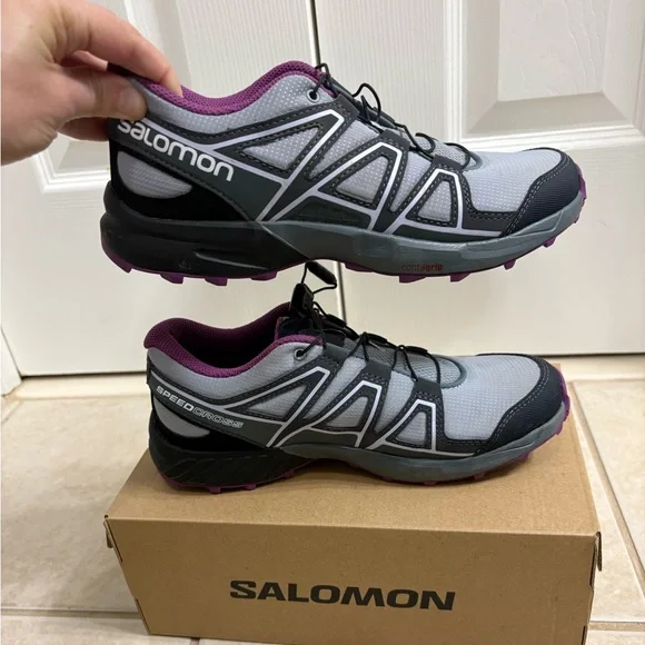 Salomon hiking shoes- J 6/ W 7 - Picture 3 of 7